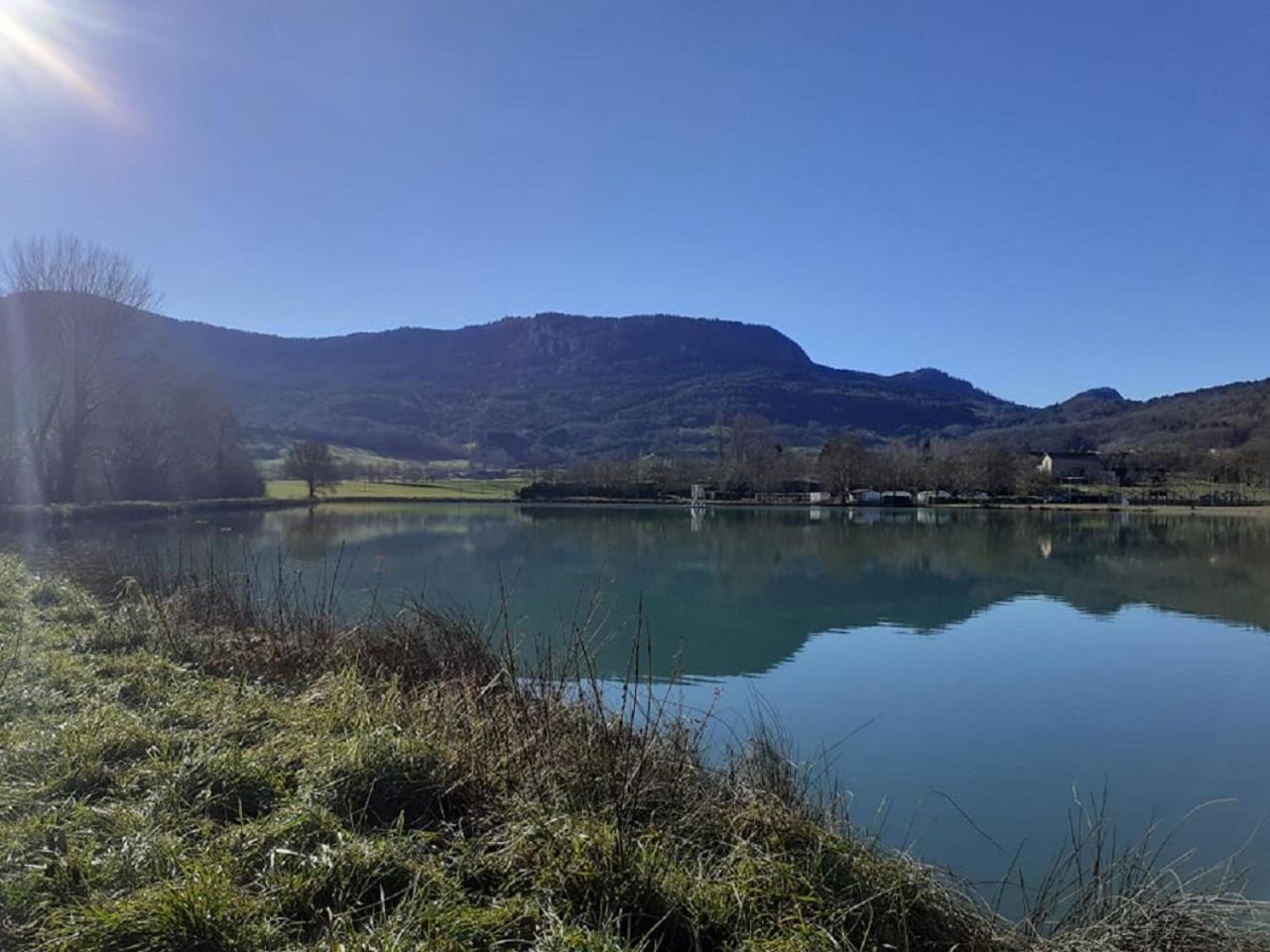 Au Doux Clocher Pieusse Kültér fotó